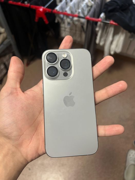 Айфон 15 про натурал титан