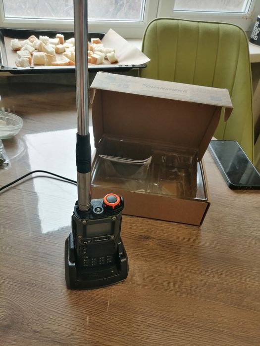 Радиоприемник маленький.