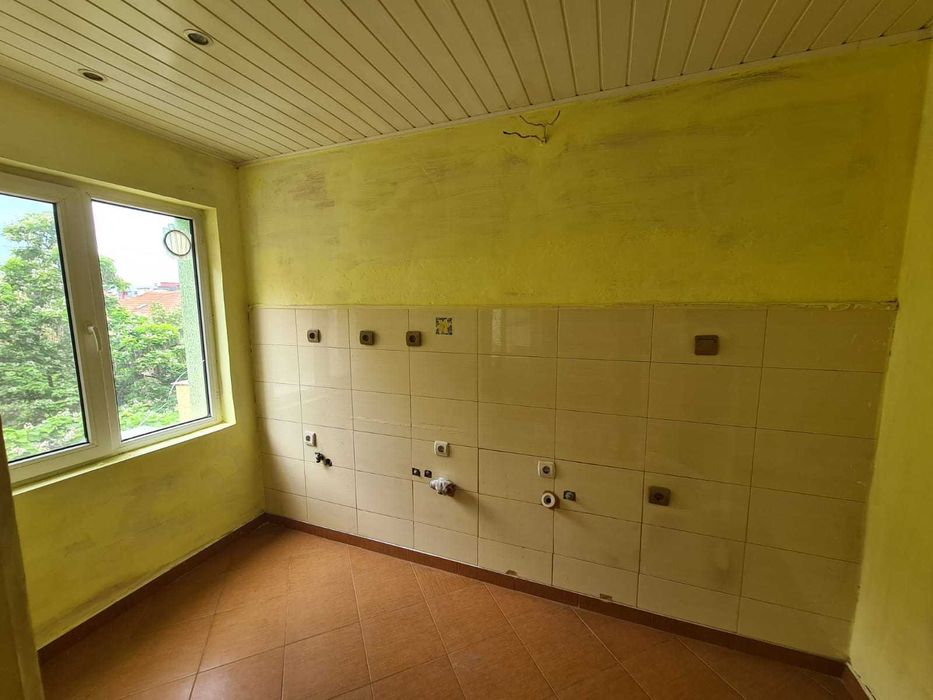 Тристаен апартамент в широк център, град Хасково