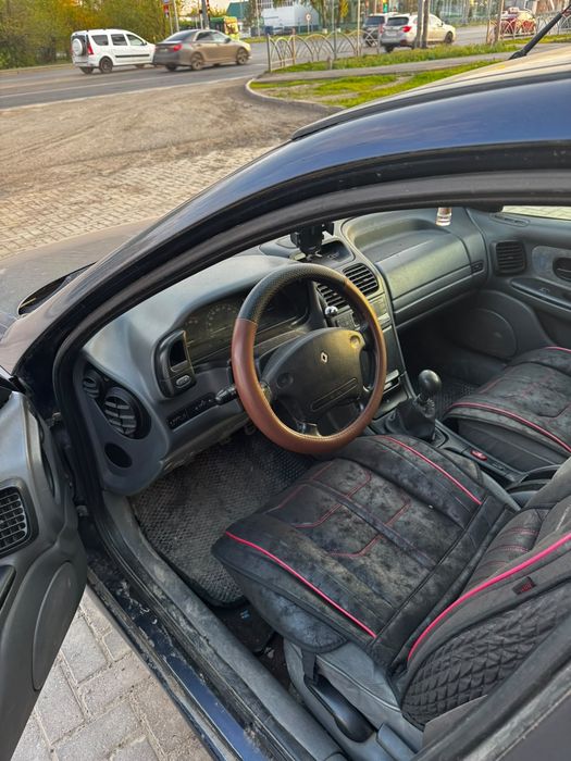 Продам автомобиль Renault Laguna