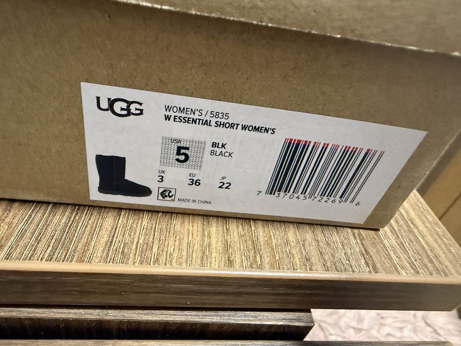 Cisme UGG marimea 36, negre, lungi, originale