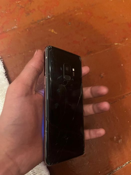 Samsung s9 64gb.