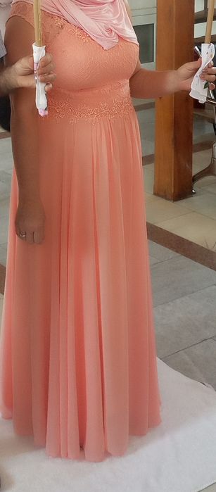 Вечерние платье   в отличном состоянии