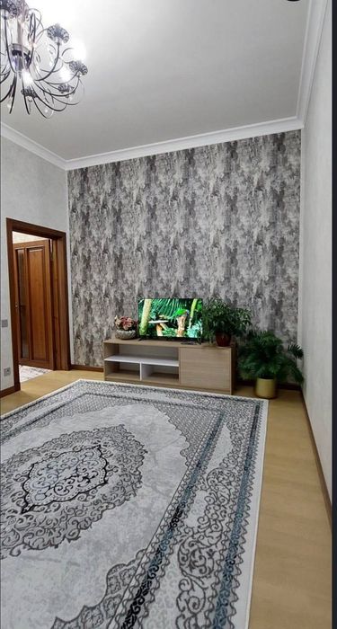 Продаётся 2 комнатная квартира ремонт  Пединститут ул.Бобура