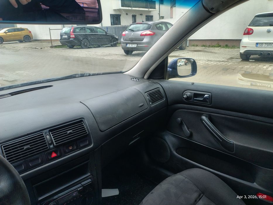Vand golf 4 din anul  2000 functional