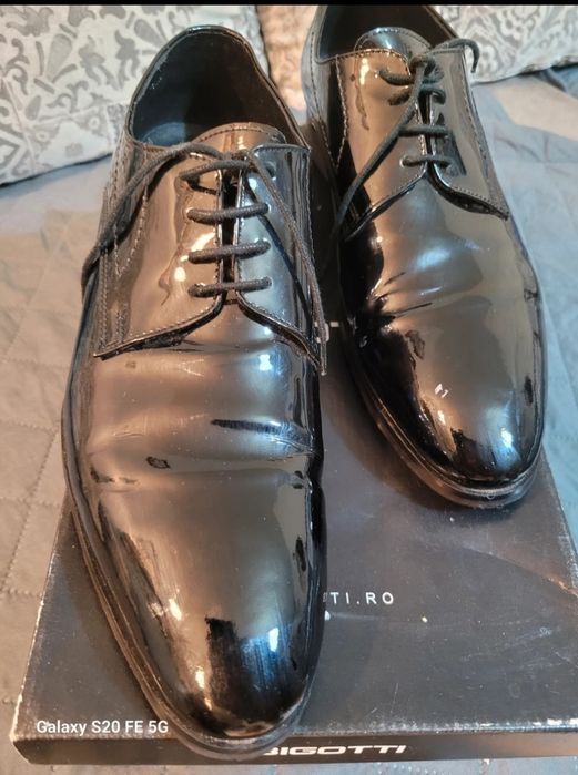 Pantofi barbatesti bigotti