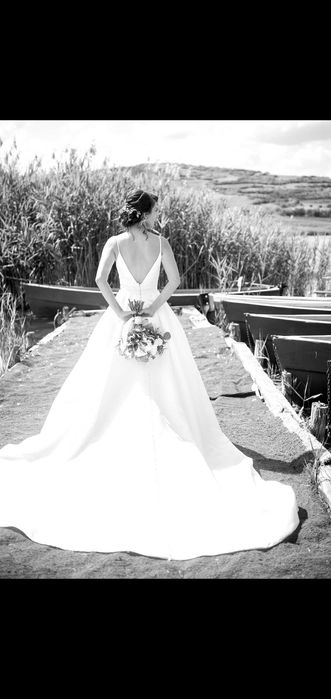 Vand rochie de mireasa Rosa Clara model Traza Luna Novias