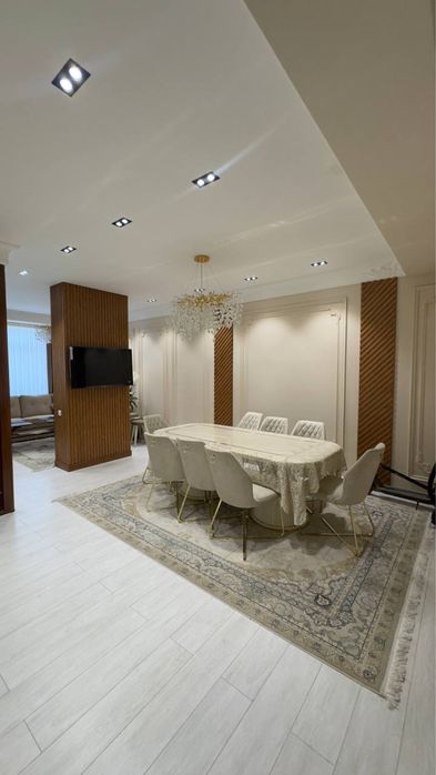 Duplex kvartira sotiladi