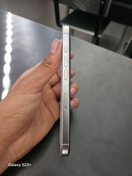 Iphone 16 pro 128 white