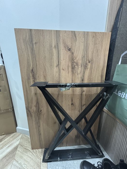 Отдам два стола