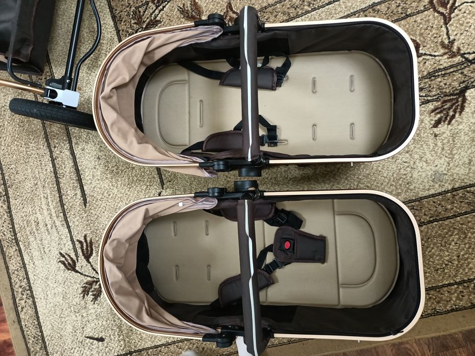 Продам 2х местную коляску