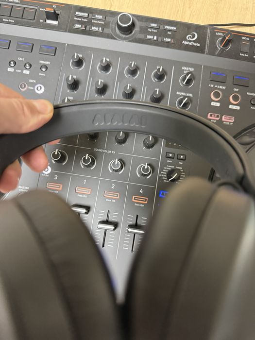 Pachet DJ  Alphatheta(pioneer) DDJ-GRV 6, M-Audio BX8 D3, casti AIAIAi