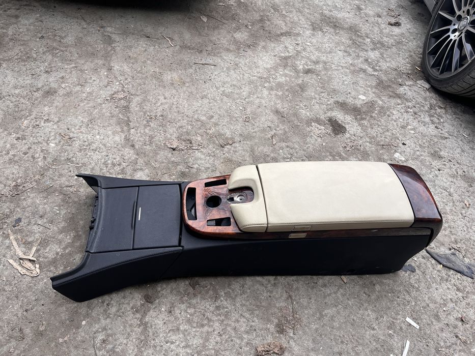 Подлакътник Mercedes S class W221 Бежов