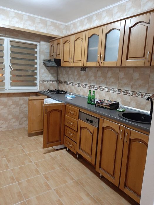 Inchiriez apartament.
