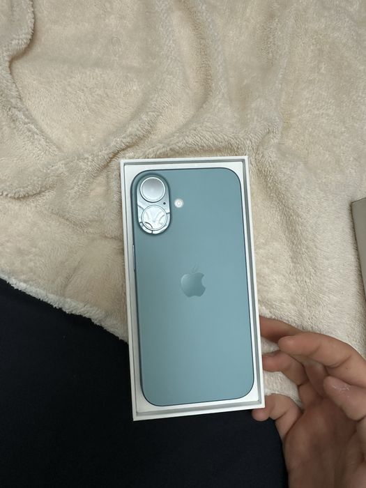 продам айфон 16.