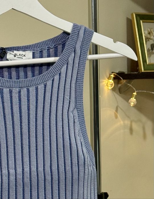 Дамска горна част от облеклото-Тениска с къс ръкав и Потник плетиво