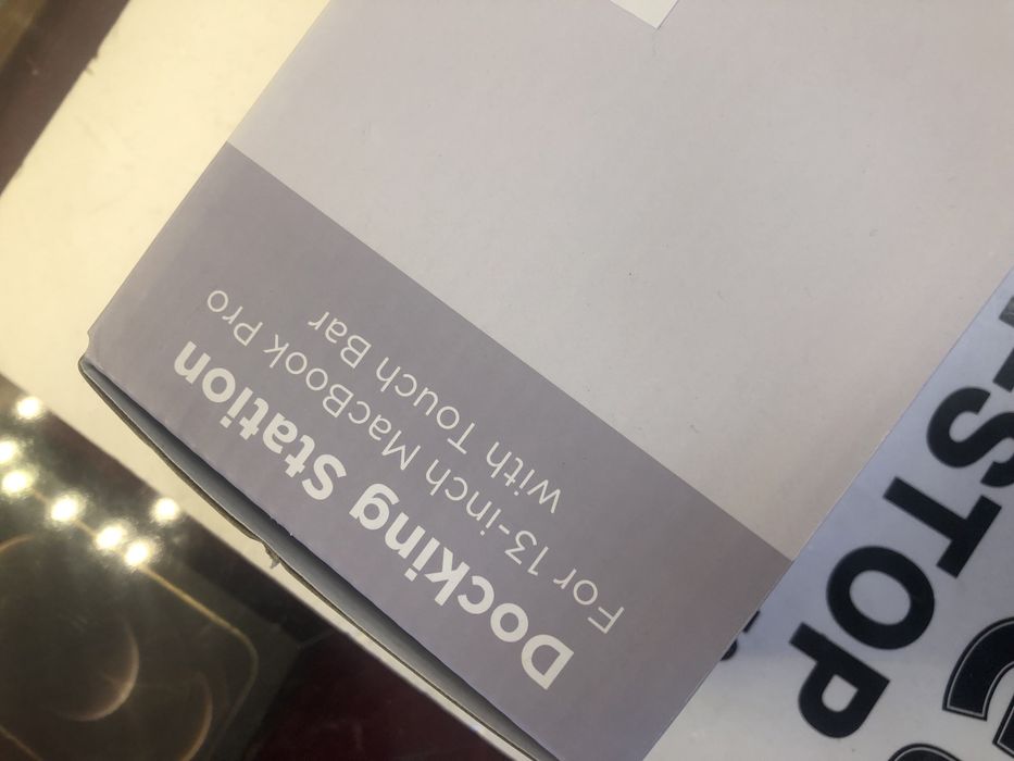 Statie de andocare LandingZone MacBook Pro 13inch A