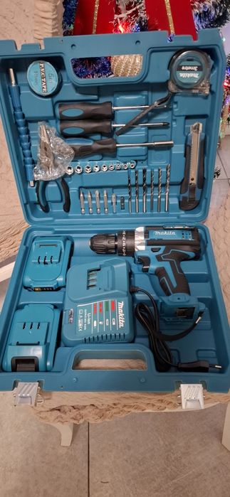 Комплект Makita – акумулаторен винтоверт 36V + 2 батерии + куфар и акс
