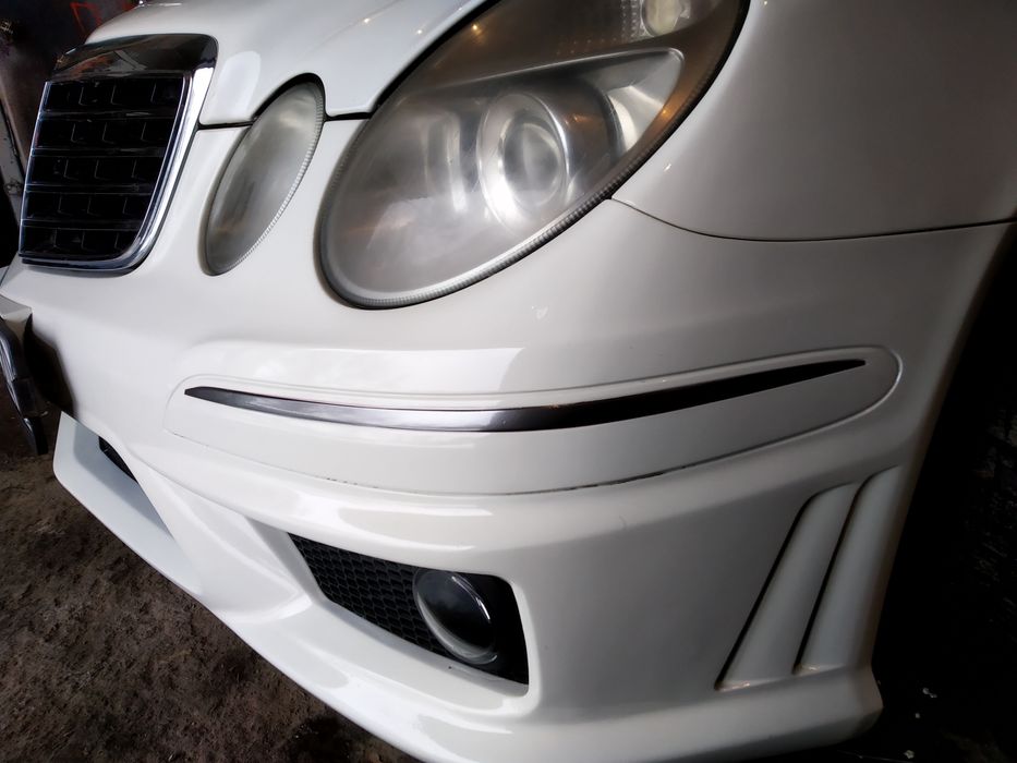 Продам передний бампер на Мерседес Е-211