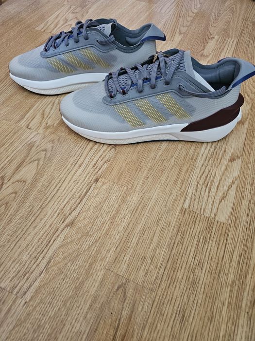 Маратонки Adidas 43.1/3