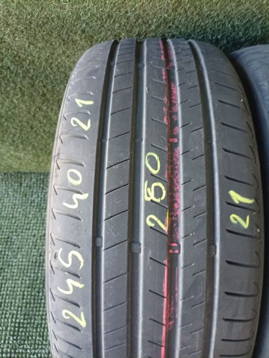 245 40 R21 Brigestone RFT vara