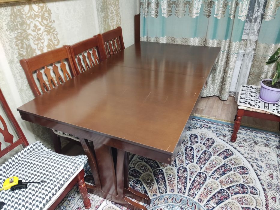 Продаю стол раскладывающийся