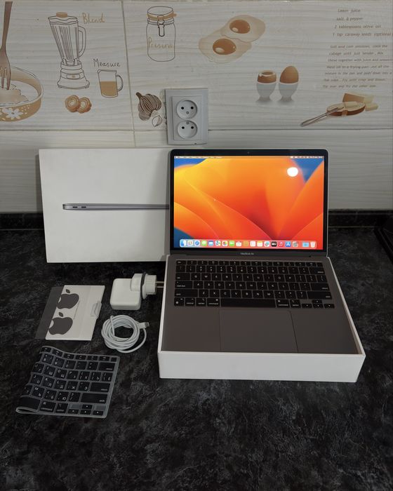MacBook Air M1 идеальное состояние / 96% / макбук эир полный комплект