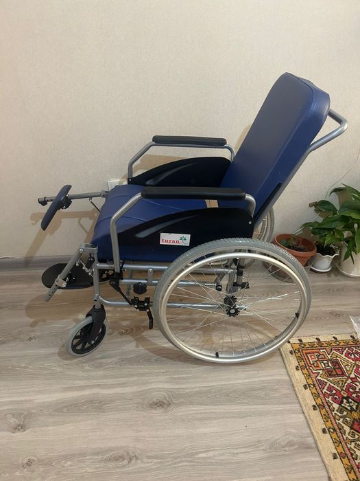 Продам инвалидную коляску