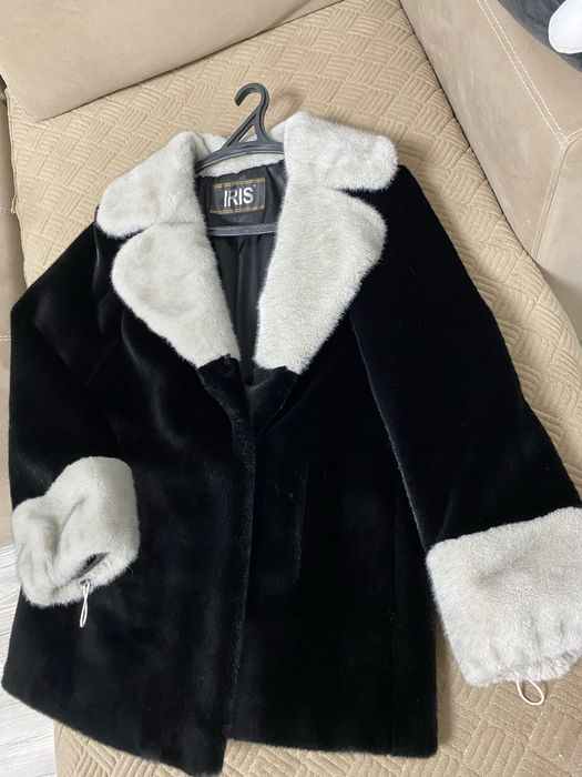 продам женскую верхнюю одежду