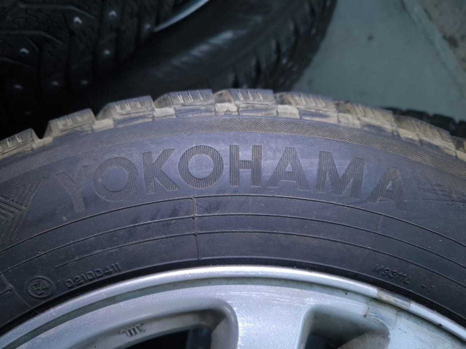 Продам шины с дисками Yokohama