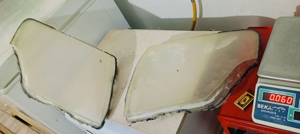 Стекло фары паджеро 4