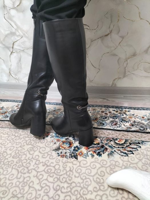 Кожанные сапоги европейка