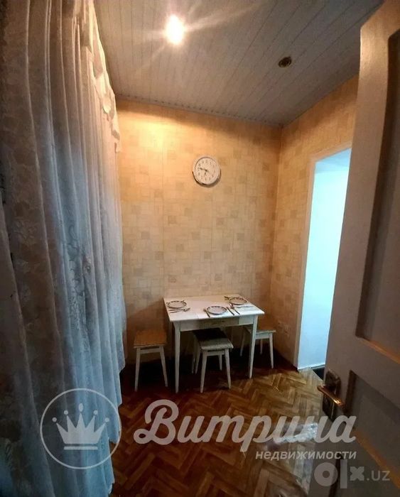 3 комнатная квартира в Яшнабадском районе рынок Кадышева