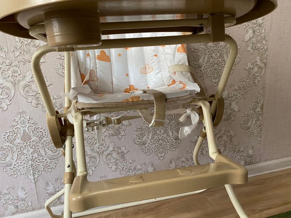 Детский столик