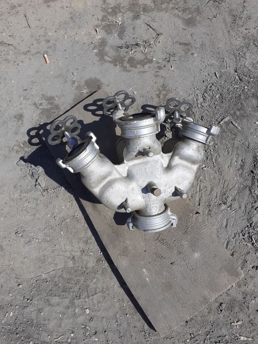 Пожарный 3-х выходной гидрант