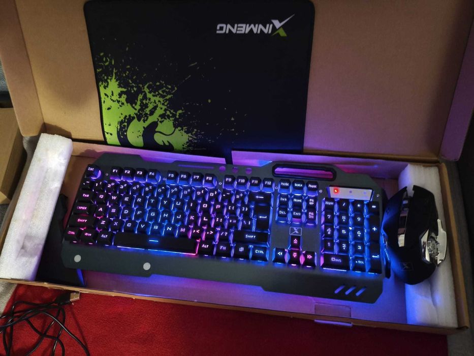 Set Tastatură Mouse GamingMouse pad Wireless,Backlit, Rezistent la Apă