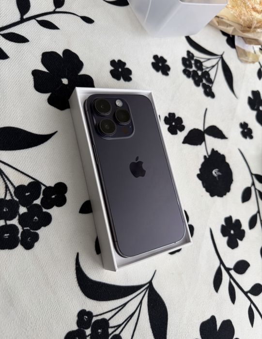 Продаю Айфон 14про