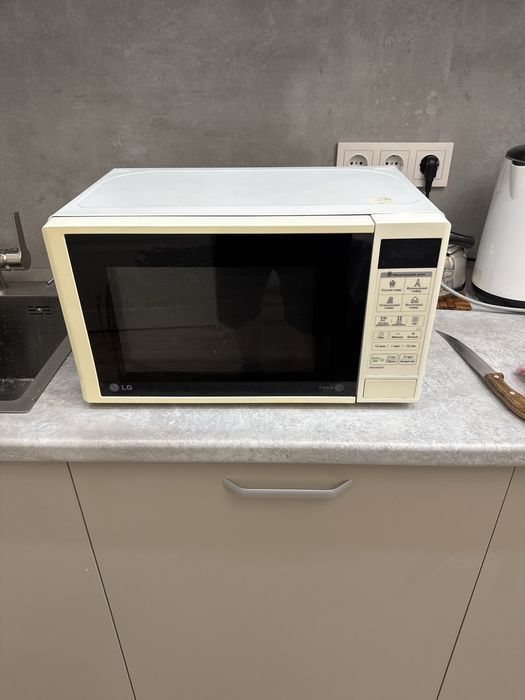 Продам микроволновку LG