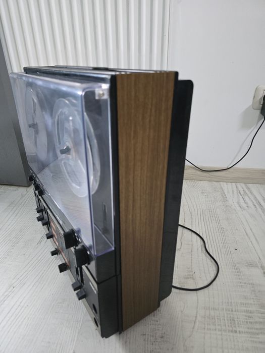Magnetofon Tesla CM130