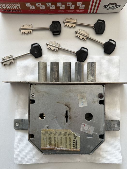 Yala usa metalica, garaj, blindata