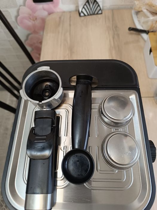 Продам кофемашину .Срочно .