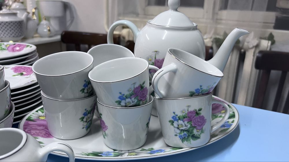 Сервиз чайно-столовый.