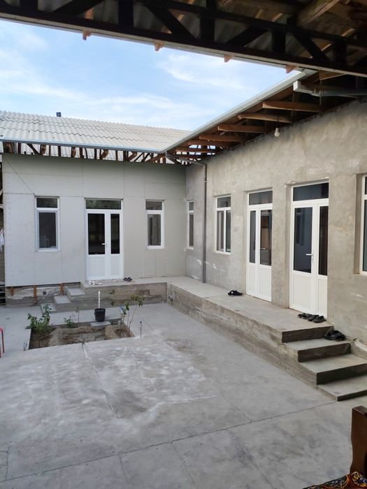 Ховли уй сотилади