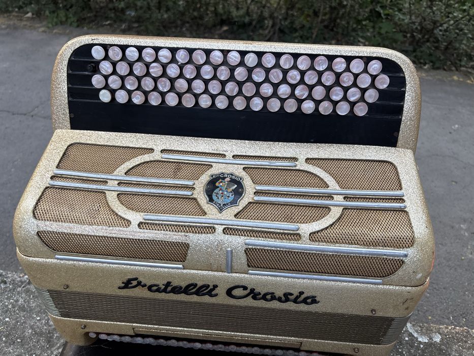 Acordeon  armonica italian cu Fratelio Crosio cu 120 de basi
