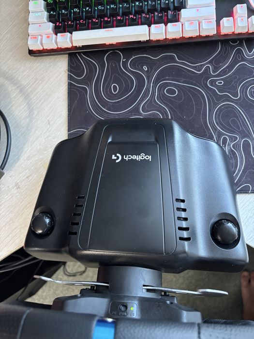 Игравой руль Logitech g29.торг уместен