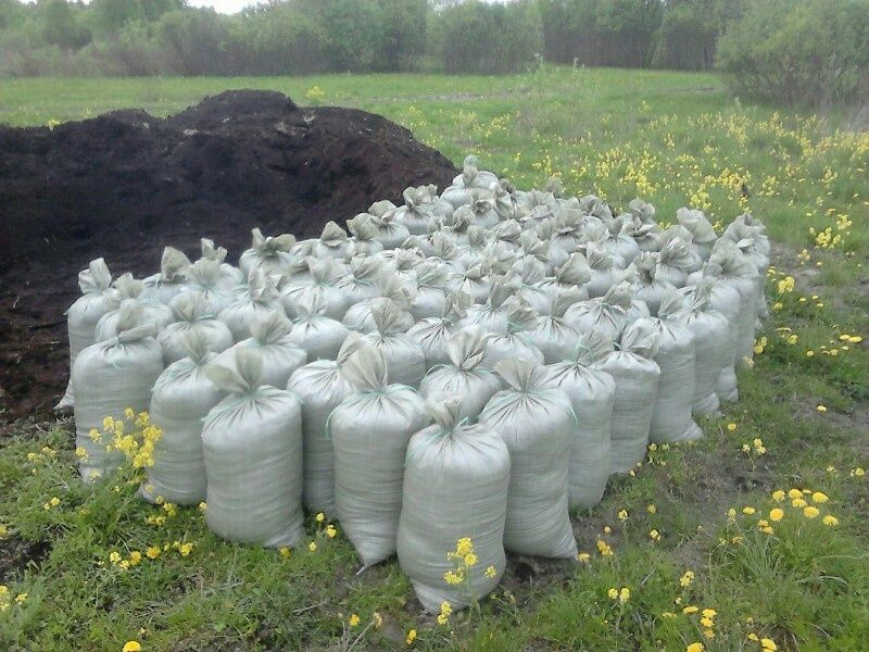 Перегной чернозем просеянный в мешках