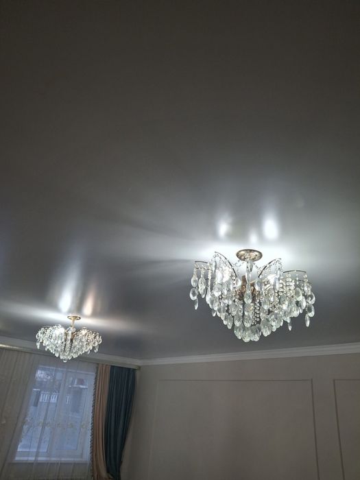 Продам люстры горный хрусаль.