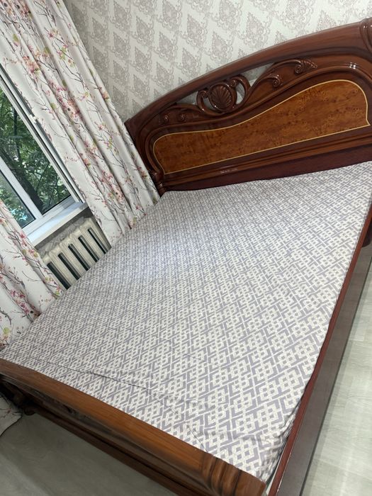 Продам кровать , шкаф