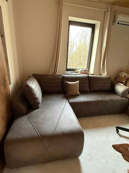 Продавам нов диван