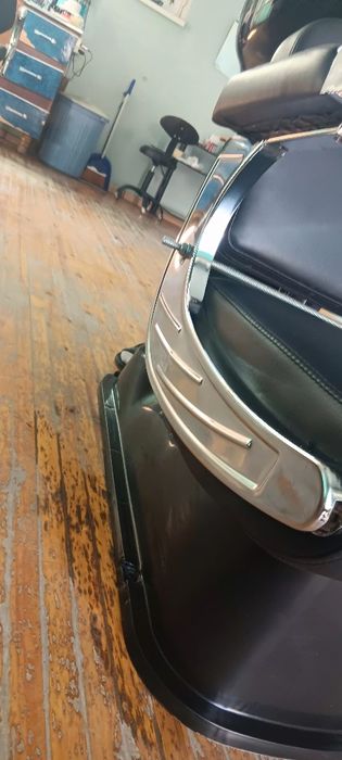 Holati yangi  kireslo